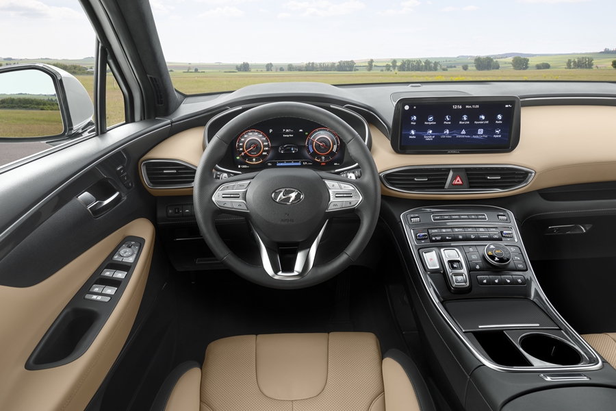 Nowy Hyundai Santa Fe łączy wydajność i luksus Hyundai