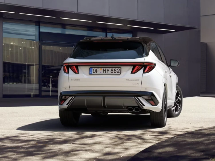 Hyundai TUCSON N Line Podwójne końcówki wydechu w sportowym styl