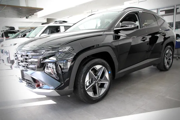 hyundai tucson czarny